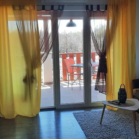 Apartment Ds *