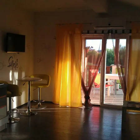 Apartment Ds *