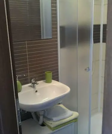 Apartment Ds *